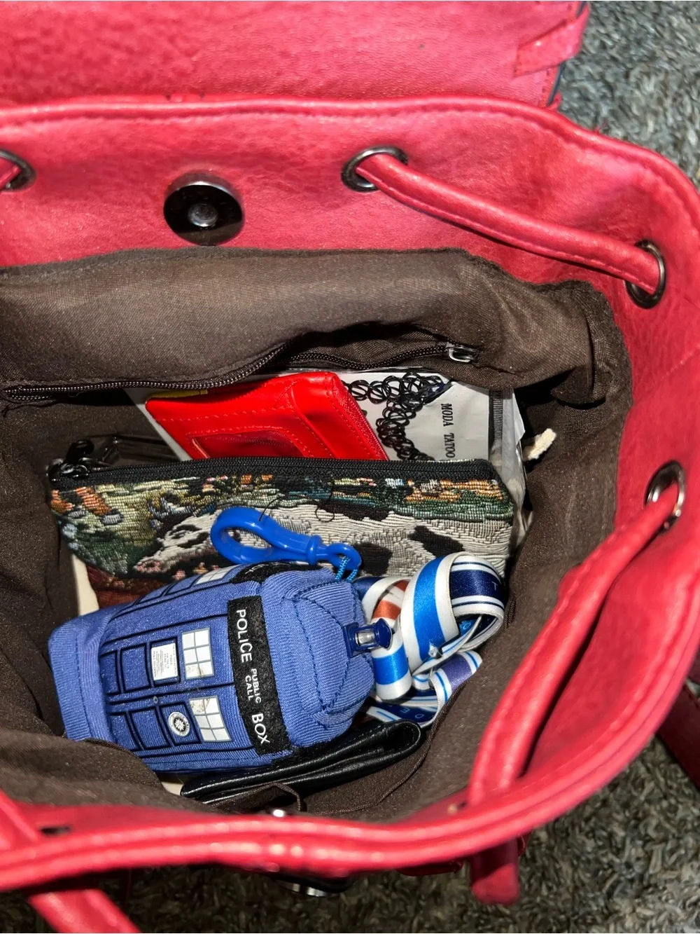 Backpack mystery grab bag (backpack plus 13 mystery items)